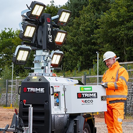 Sunbelt Rentals Rail Operative Looks Into A Trime X Eco Battery Tower Light