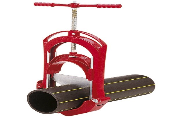 Pipe cutters for the utilities sector