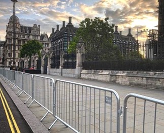 Temporary barriers for controlling crowd of people