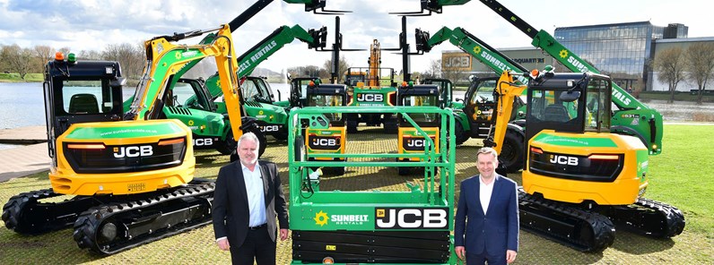 Andy Wright of Sunbelt Rentals and Graeme Macdonald of JCB stood in front of new equipment