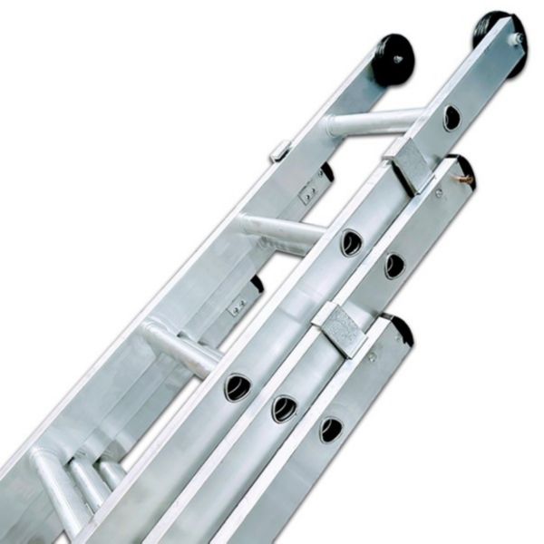 50002029_Aluminium_3S_Extension_Ladder_2.5_6.2m_Front_Right_View10836.jpeg