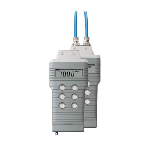 10003302_50000777_Fluke_Comark_Digital_Pressure_Meter_0_to_7000mbar_Front_View_46941.jpeg