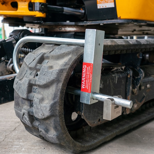 50006831_Lincmaster_Tracklock_Large_Front_Extended_View_Web.jpg