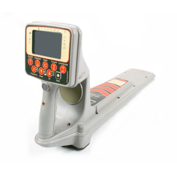 50001180_SPX_Radiodetection_RD400PXL_Precision_Locator_Front_View5718_custom.jpeg
