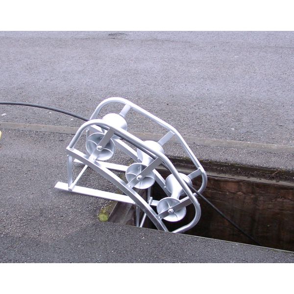50000833_SEB_ML5_Manhole_Lead_Cable_Roller_Front_View4482_custom.jpeg