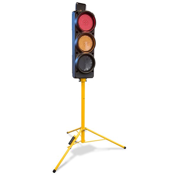 50000377_Hollco_RC2_Tripod_Traffic_Light_Standard_Front_View2358.jpeg