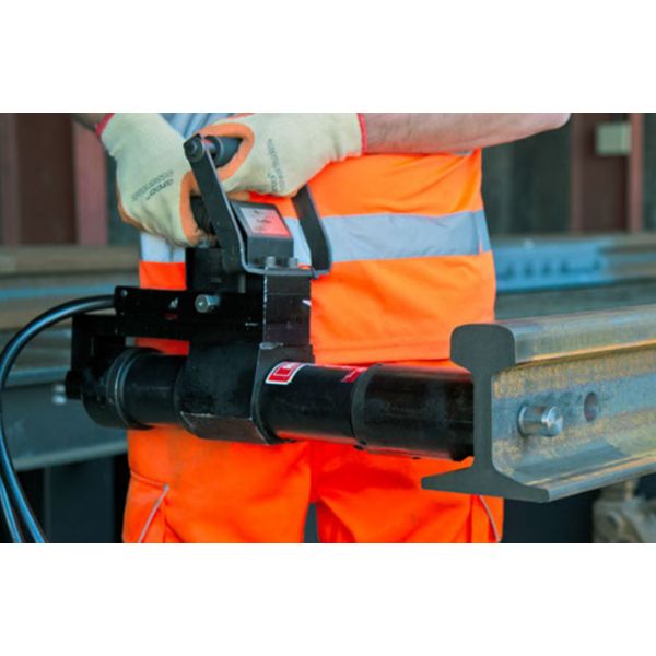 50001541_Hird_Rail_RailTec_Cold_Bolt_Hole_Expansion_CBX_Equipment_Right_View7047.jpeg