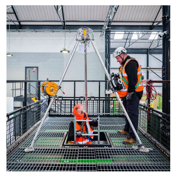SQA Level 2 Award for Working in and Control Entry Arrangements for Medium Risk Confined Spaces (GV0A 62)