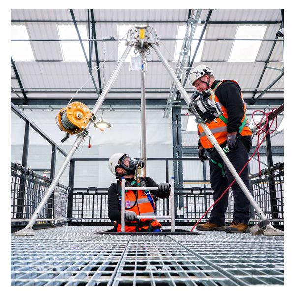 City & Guilds Level 3 Award in Supervising Teams Undertaking Work in Confined Spaces (6160-05)