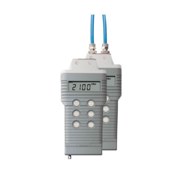 10003301_50000776_Fluke_Comark_Digital_Pressure_Meter_0_to_2100mbar_Front_View_46782.jpeg