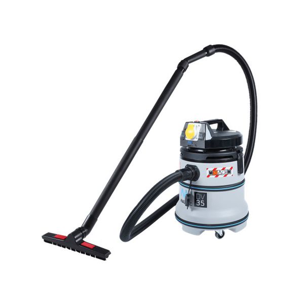 50004850_Max_Vac_DV35_MB_M_Class_35L_110V_Electric_Wet_Dry_Vacuum_Front_Left_View27602.jpeg
