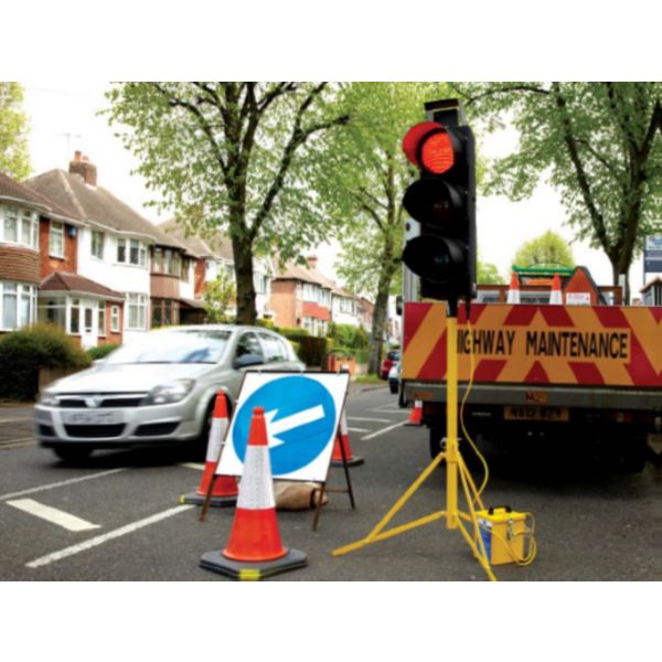50000386_Pike_XLite_Freestanding_2_Phase_Traffic_Light_Front_View2338.jpeg