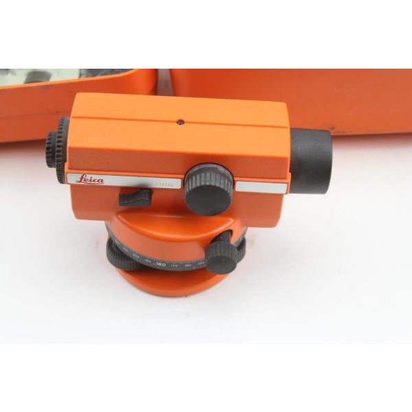 50001192_Leica_Wild_NA24_Automatic_Level_Front_View5374_custom.jpeg